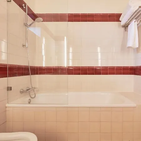 Deluxe Bedroom In Farmhouse, Swimming Pool, By Timecooler Guest house Sobral de Monte Agraco
