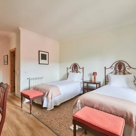 Guest house Deluxe Bedroom In Farmhouse, Swimming Pool, By Timecooler *