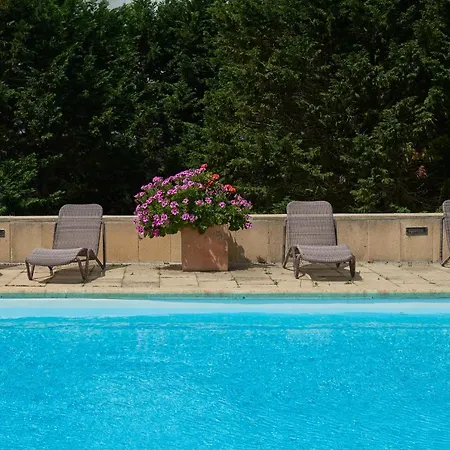 Guest house Deluxe Bedroom In Farmhouse, Swimming Pool, By Timecooler