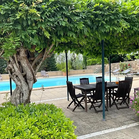 Guest house Deluxe Bedroom In Farmhouse, Swimming Pool, By Timecooler