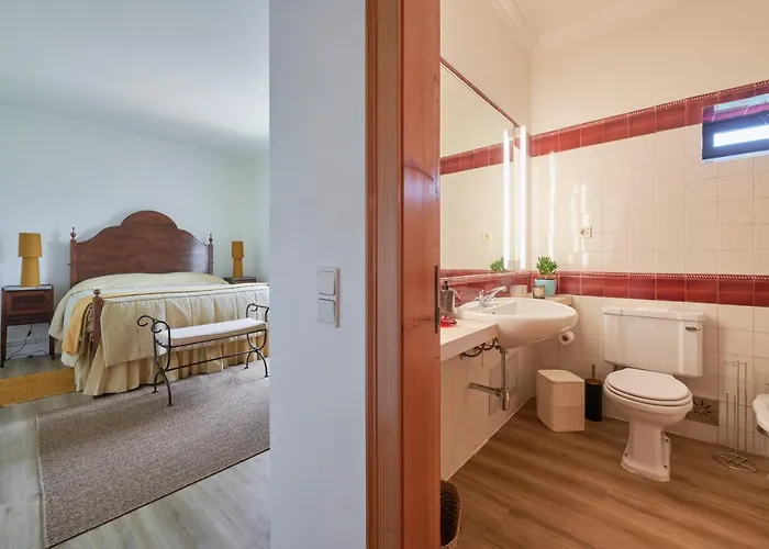 Гостевой дом Deluxe Bedroom In Farmhouse, Swimming Pool, By Timecooler 3*